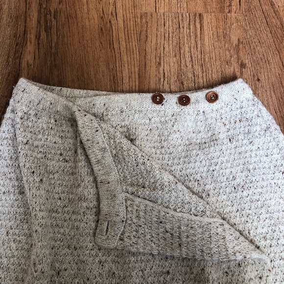 Vintage Marisa Christina Sweater Skirt with wooden buttons - Picture 4 of 8